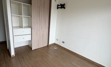 Departamento En Venta De 3 Dorm. En La Cisterna Piscina