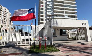 Departamento En Venta De 3 Dorm. En La Cisterna Piscina