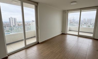 Departamento En Venta De 3 Dorm. En La Cisterna Piscina