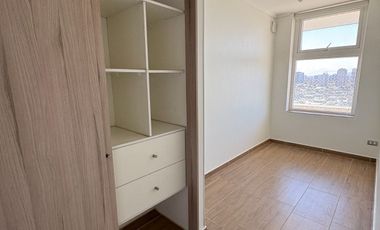 Departamento En Venta De 3 Dorm. En La Cisterna Piscina