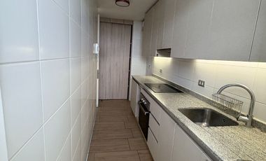 Departamento En Venta De 3 Dorm. En La Cisterna Piscina