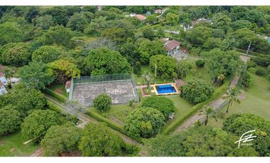 FINCA EN VENTA EN SAN JERONIMO, ANTIOQUIA