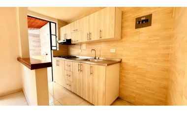 Casa remodelada en venta | Tres pisos - Portales de Niza Palmira Valle