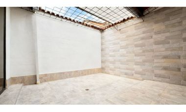 Casa remodelada en venta | Tres pisos - Portales de Niza Palmira Valle