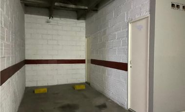 Parqueadero en venta en Sabaneta, sector Aves María