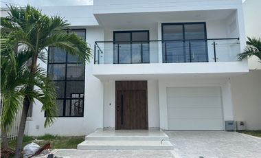 SE VENDE CASA EN EL BARRIO LA CASTELLANA DE MONTERIA