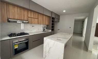 SE VENDE CASA EN EL BARRIO LA CASTELLANA DE MONTERIA