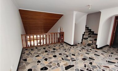 SE VENDE CASA AMPLIA EN SAN PABLO ZIPAQUIR