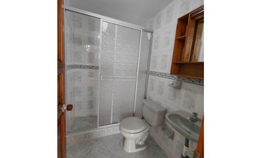 SE VENDE CASA AMPLIA EN SAN PABLO ZIPAQUIR