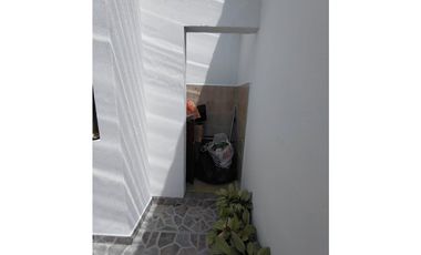 SE VENDE CASA AMPLIA EN SAN PABLO ZIPAQUIR