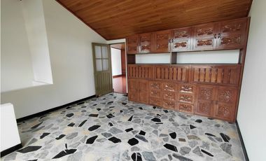 SE VENDE CASA AMPLIA EN SAN PABLO ZIPAQUIR