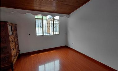 SE VENDE CASA AMPLIA EN SAN PABLO ZIPAQUIR