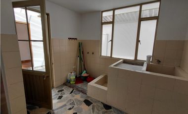 SE VENDE CASA AMPLIA EN SAN PABLO ZIPAQUIR