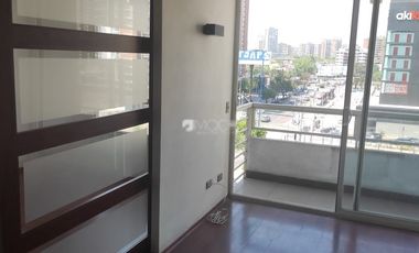 ARRIENDA DEPTO. A PASOS DE METRO IRARRAZAVAL $430.000 DEPTO.  1D Y 1B CON  1 ESTAC. Y AMPLIA TERRAZA