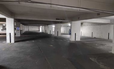 Estacionamiento en arriendo en LAS CONDES