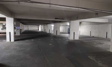 Estacionamiento en arriendo en LAS CONDES