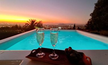 Casa en Venta en Casa con vista a Stgo. en Álvaro Casanova