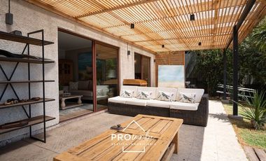 Casa en Venta en Casa con vista a Stgo. en Álvaro Casanova