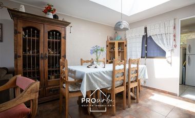 Casa en Venta en Casa con vista a Stgo. en Álvaro Casanova
