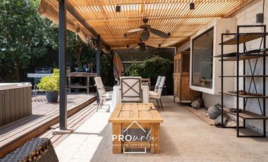 Casa en Venta en Casa con vista a Stgo. en Álvaro Casanova