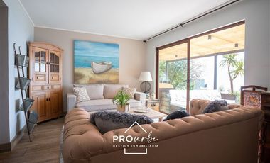 Casa en Venta en Casa con vista a Stgo. en Álvaro Casanova