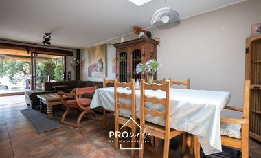 Casa en Venta en Casa con vista a Stgo. en Álvaro Casanova