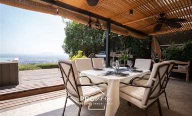 Casa en Venta en Casa con vista a Stgo. en Álvaro Casanova