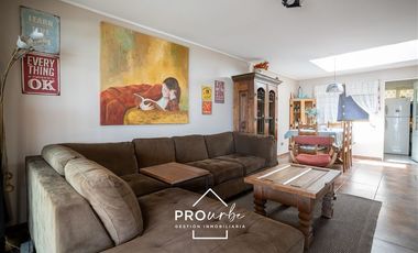 Casa en Venta en Casa con vista a Stgo. en Álvaro Casanova