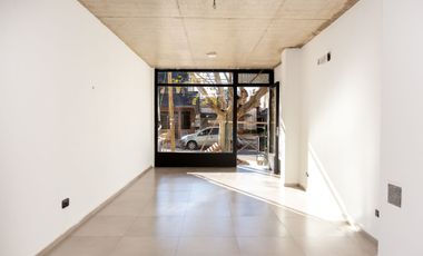 LOCAL 42 M2 A ESTRENAR CASEROS NORTE - PERMUTA