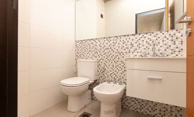 LOCAL 42 M2 A ESTRENAR CASEROS NORTE - PERMUTA