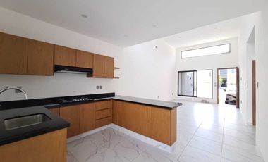 Casa en Venta Lomas de la Rioja | Un piso y mucha iluminación