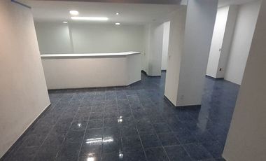 Rento extensa oficina a 3 cuadras del Aeropuerto de la Ciudad de México.