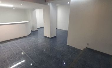 Rento extensa oficina a 3 cuadras del Aeropuerto de la Ciudad de México.