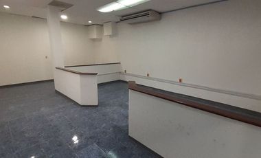 Rento extensa oficina a 3 cuadras del Aeropuerto de la Ciudad de México.