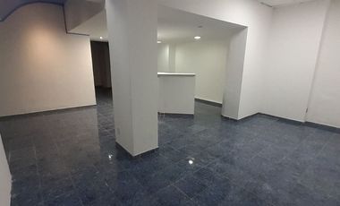 Rento extensa oficina a 3 cuadras del Aeropuerto de la Ciudad de México.