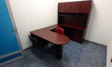 Rento extensa oficina a 3 cuadras del Aeropuerto de la Ciudad de México.