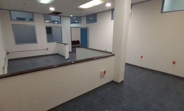 Rento extensa oficina a 3 cuadras del Aeropuerto de la Ciudad de México.