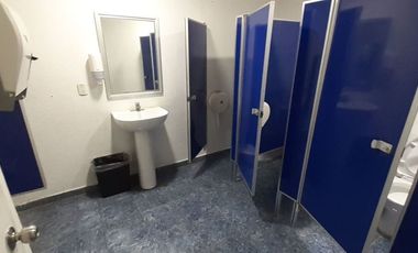 Rento extensa oficina a 3 cuadras del Aeropuerto de la Ciudad de México.