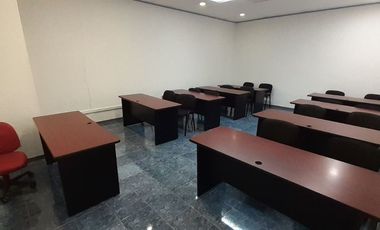 Rento extensa oficina a 3 cuadras del Aeropuerto de la Ciudad de México.