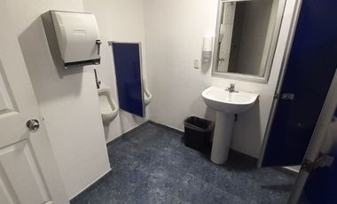 Rento extensa oficina a 3 cuadras del Aeropuerto de la Ciudad de México.