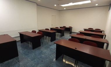 Rento extensa oficina a 3 cuadras del Aeropuerto de la Ciudad de México.