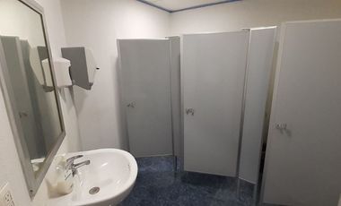 Rento extensa oficina a 3 cuadras del Aeropuerto de la Ciudad de México.