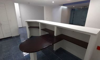 Rento extensa oficina a 3 cuadras del Aeropuerto de la Ciudad de México.