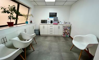 VENTA OFICINA EXCELENTE CONECTIVIDAD LAS CONDES