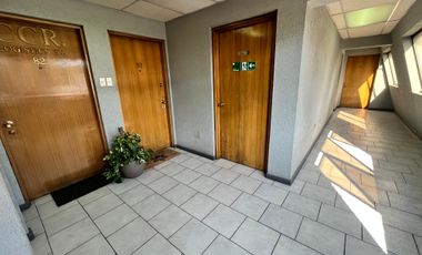 VENTA OFICINA EXCELENTE CONECTIVIDAD LAS CONDES