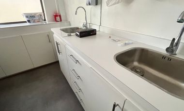 VENTA OFICINA EXCELENTE CONECTIVIDAD LAS CONDES