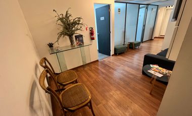 VENTA OFICINA EXCELENTE CONECTIVIDAD LAS CONDES