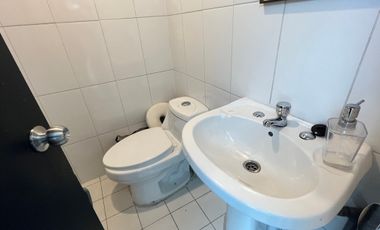 VENTA OFICINA EXCELENTE CONECTIVIDAD LAS CONDES