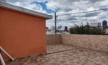 CASA EN VENTA PARQUE RESIDENCIAL . Canarios