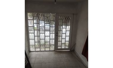 CASA EN VENTA PARQUE RESIDENCIAL . Canarios